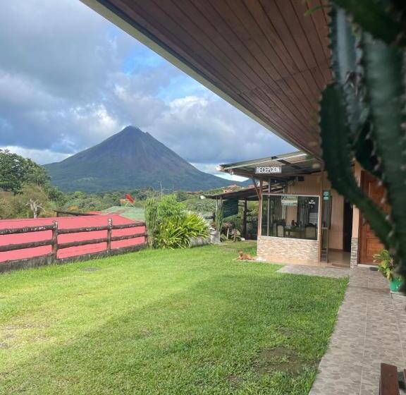 민박 Los Tucanes Lodging