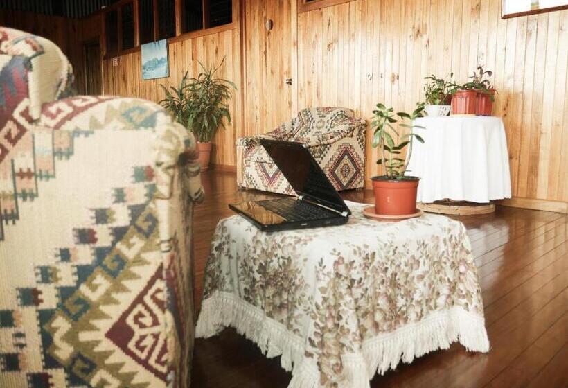 تختخواب و صبحانه Monte Los Lirios Lodge