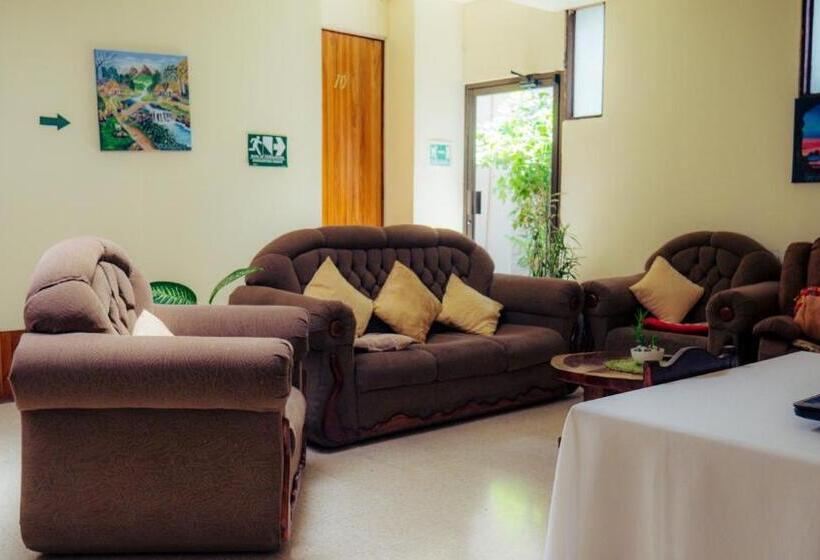 تختخواب و صبحانه Monte Los Lirios Lodge