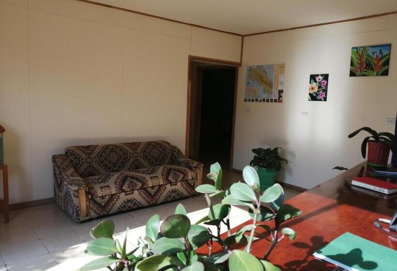 تختخواب و صبحانه Monte Los Lirios Lodge