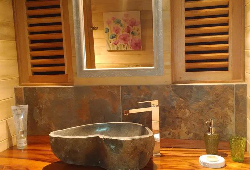 مبيت وإفطار Natura Lodges