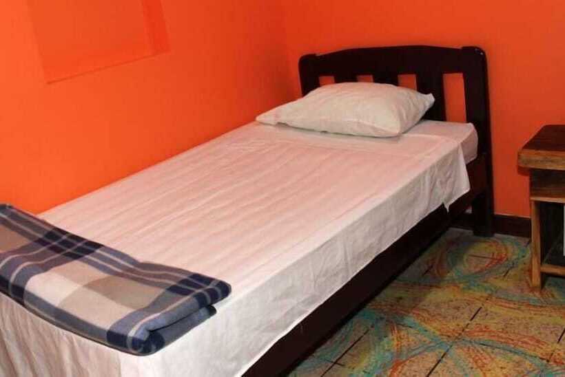 Coral Reef Surf Hostel And Camp