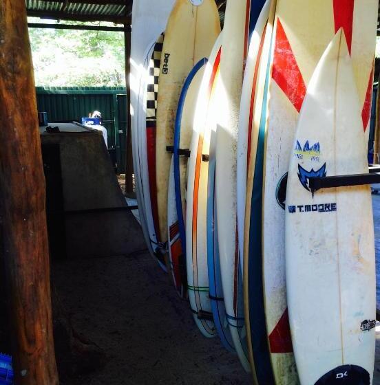 Coral Reef Surf Hostel And Camp