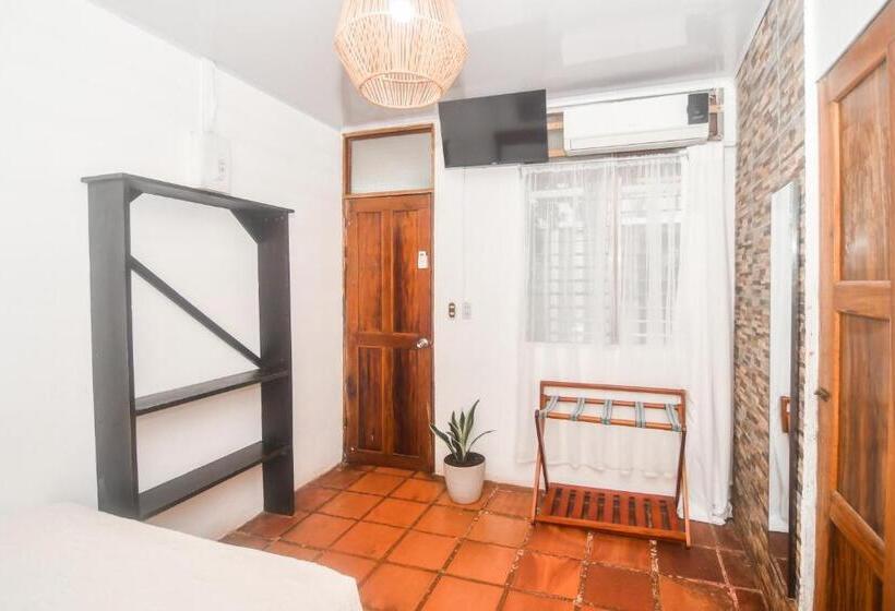 هتل Aldea Pura Vida