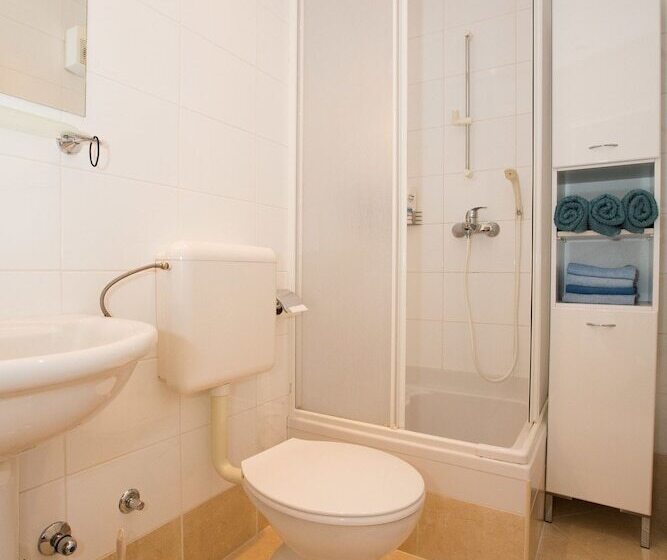 Отель Studio Apartment Andrijana