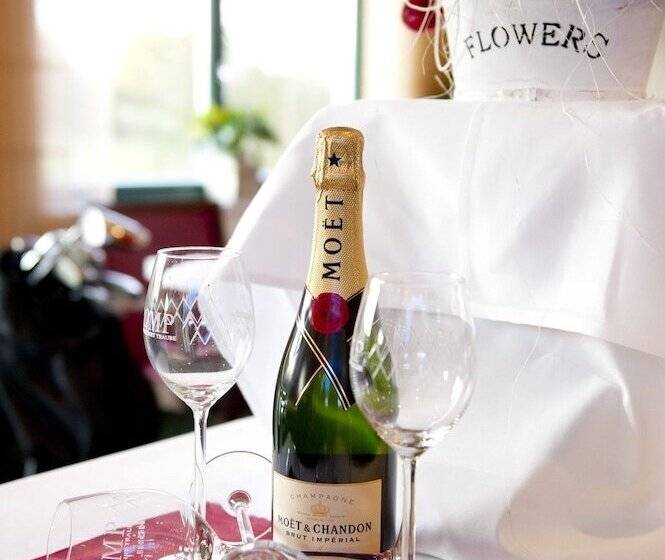 ホテル Apartments Golfpark Schlossgut Sickendorf