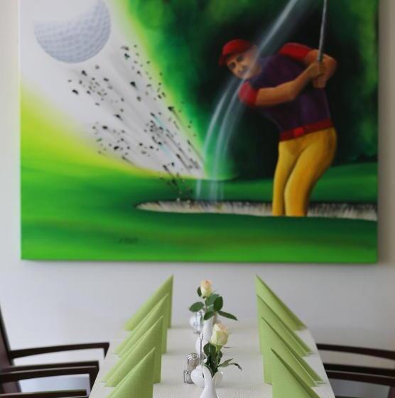 ホテル Apartments Golfpark Schlossgut Sickendorf