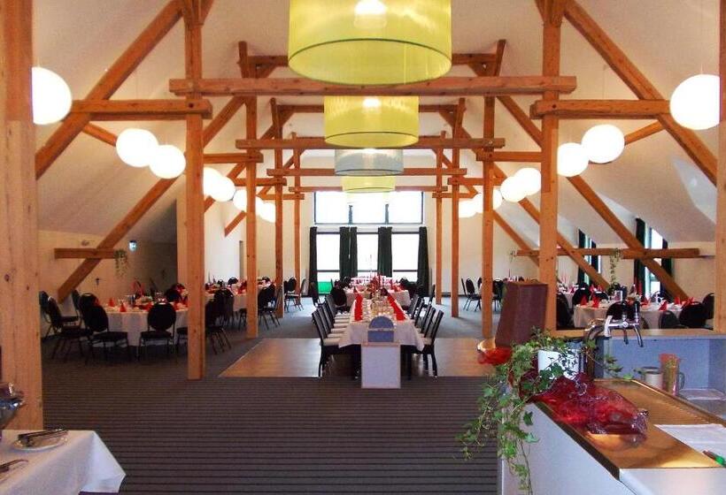 ホテル Apartments Golfpark Schlossgut Sickendorf