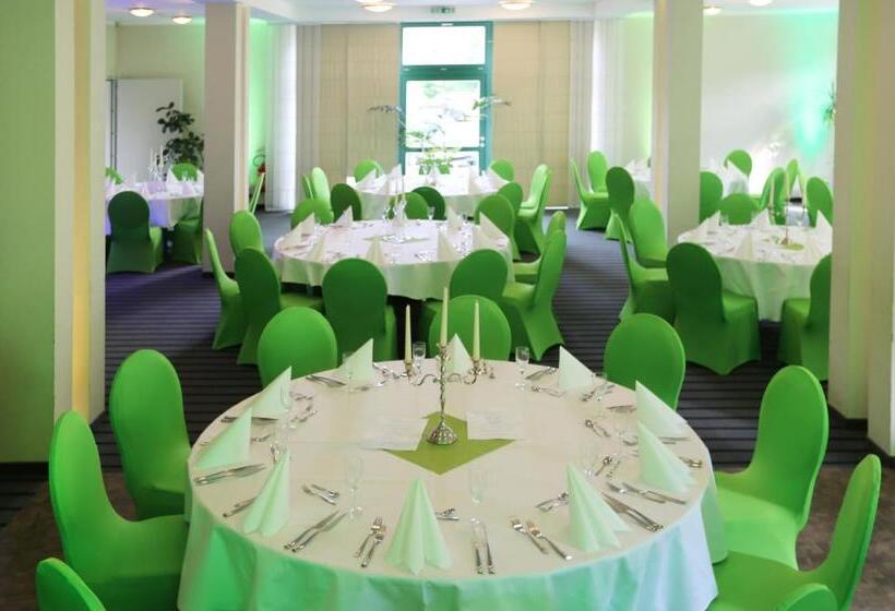 ホテル Apartments Golfpark Schlossgut Sickendorf