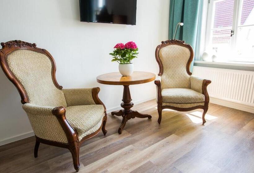 فندق Artem Orbis