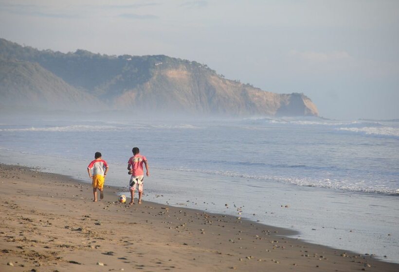 هتل Azuluna Ecolodge