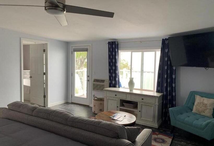 ホテル Beachfront Inn