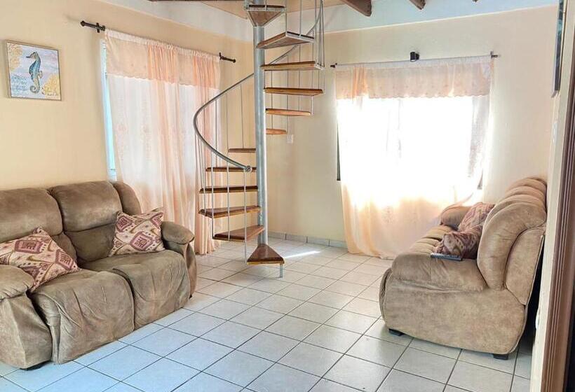 فندق Beachfront Vista Hermosa