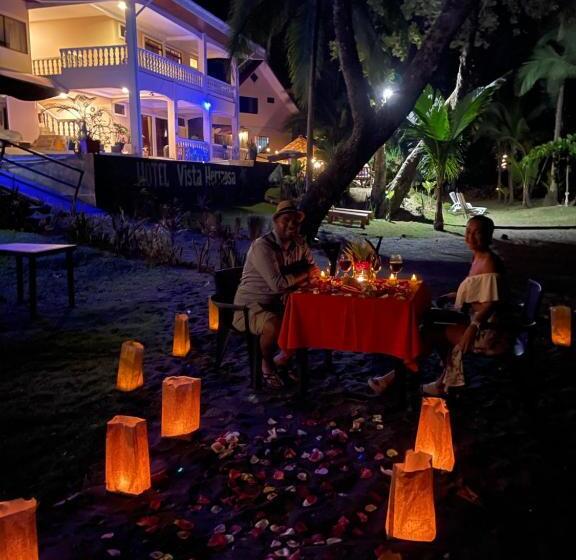 فندق Beachfront Vista Hermosa