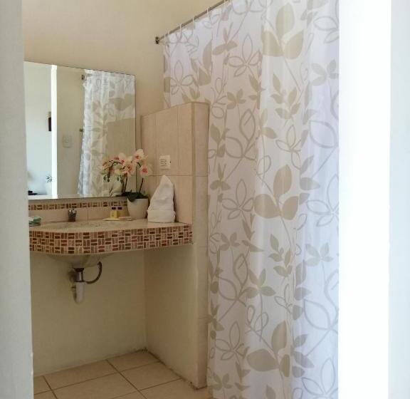 هتل Cabinas Gosen