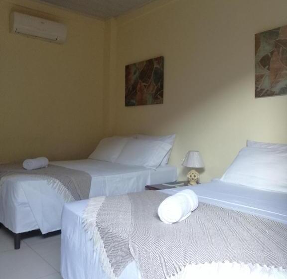 هتل Cabinas Gosen