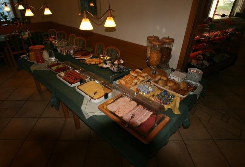 호텔 Cafe Hanfstingl