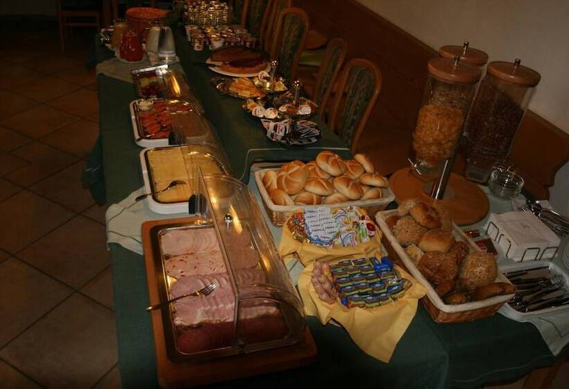 호텔 Cafe Hanfstingl