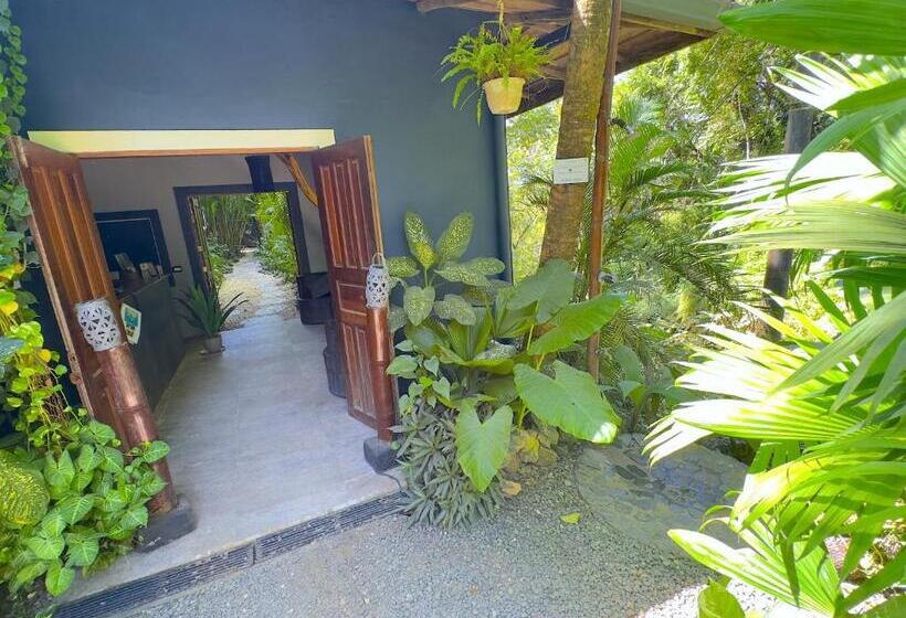 فندق Canaima Chill House