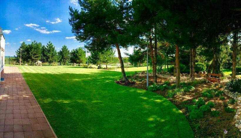 בית מלון כפרי Celnice