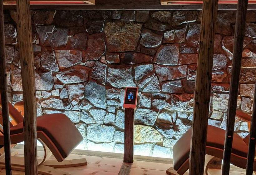 Kleines Zirbelhotel   üf