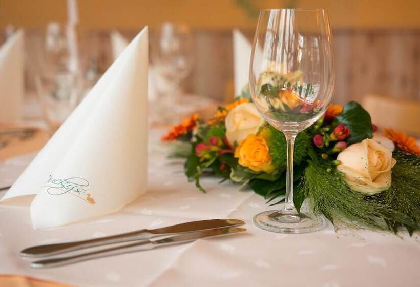 هتل Ducky’s Restaurant | Events |