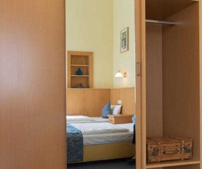 هتل Ducky’s Restaurant | Events |