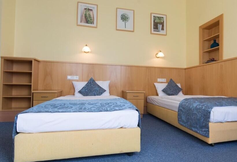 هتل Ducky’s Restaurant | Events |