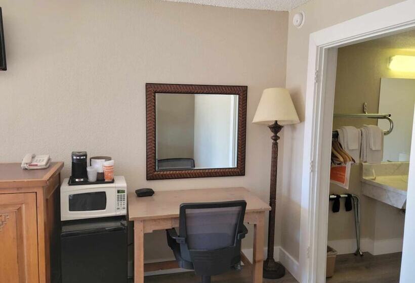 ホテル Econo Lodge