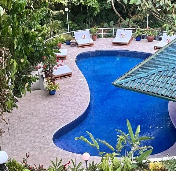 Отель Ecotica Boutique