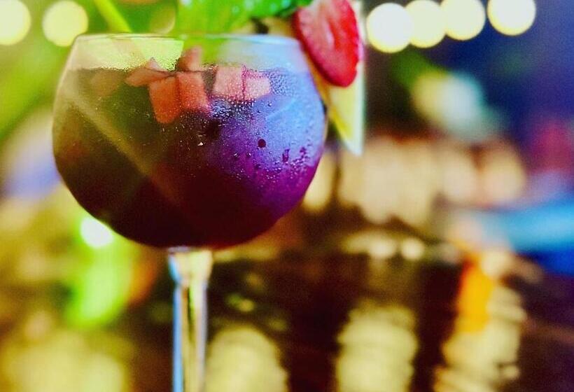 Отель Ecotica Boutique