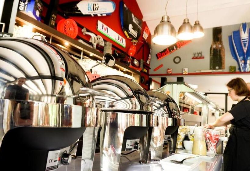 Отель Enzo Hôtels   St Eloy Metz Amneville By Kyriad Direct