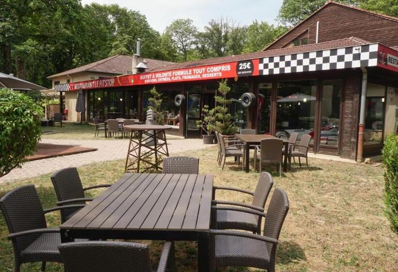 Отель Enzo Hôtels   St Eloy Metz Amneville By Kyriad Direct