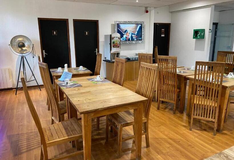 Отель Enzo Hôtels   St Eloy Metz Amneville By Kyriad Direct