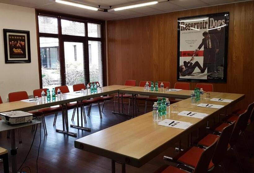 ホテル Enzo Hôtels   St Eloy Metz Amneville By Kyriad Direct