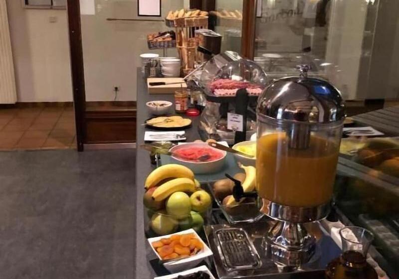 Отель Enzo Hôtels   St Eloy Metz Amneville By Kyriad Direct