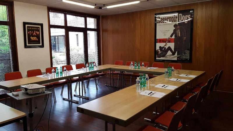 Отель Enzo Hôtels   St Eloy Metz Amneville By Kyriad Direct