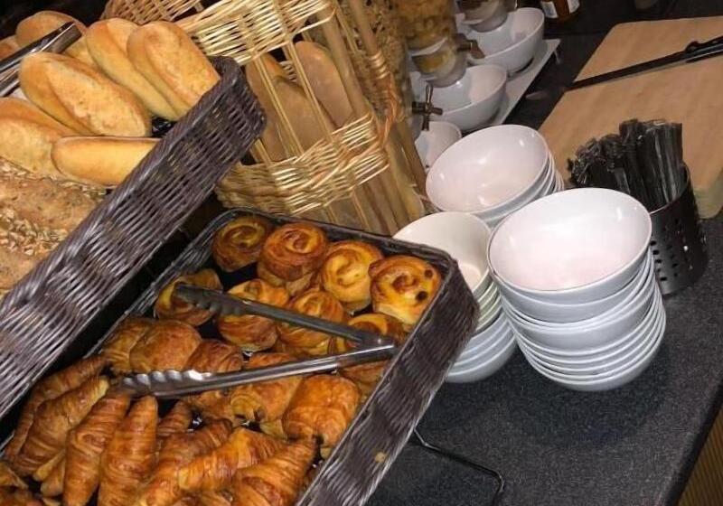 Отель Enzo Hôtels   St Eloy Metz Amneville By Kyriad Direct