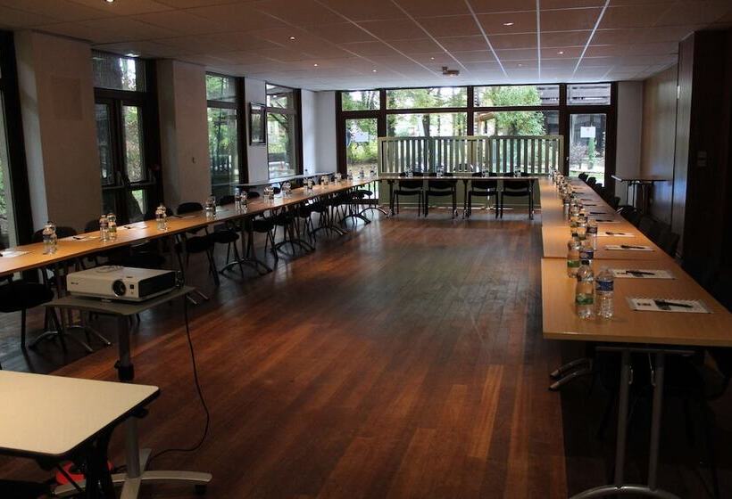 Отель Enzo Hôtels   St Eloy Metz Amneville By Kyriad Direct