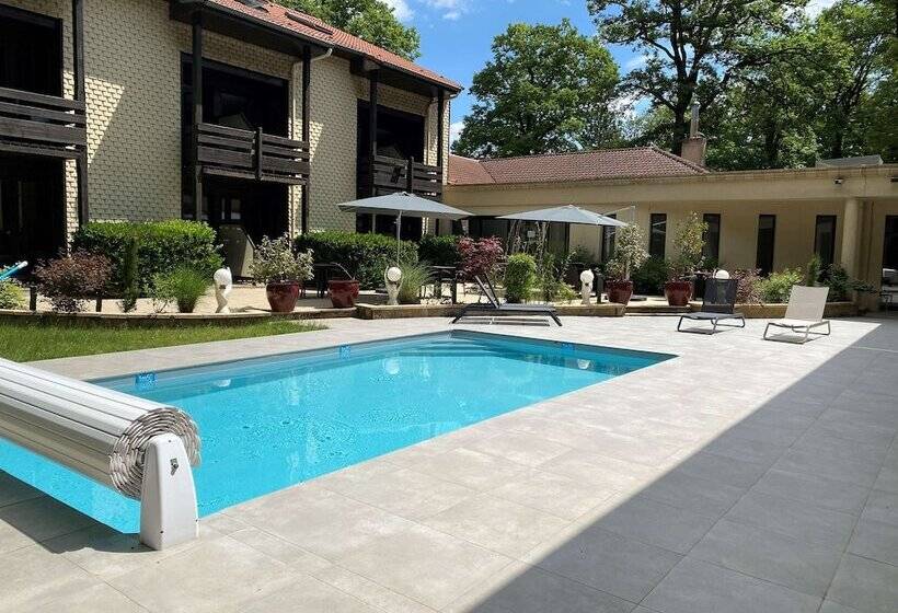 Отель Enzo Hôtels   St Eloy Metz Amneville By Kyriad Direct