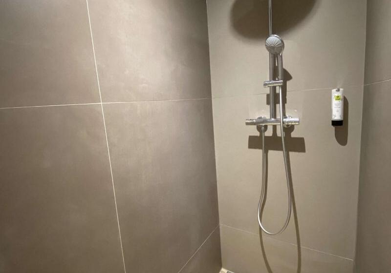 Отель Enzo Hôtels   St Eloy Metz Amneville By Kyriad Direct