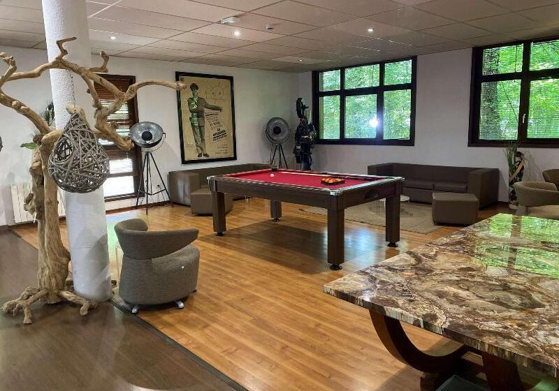 Отель Enzo Hôtels   St Eloy Metz Amneville By Kyriad Direct