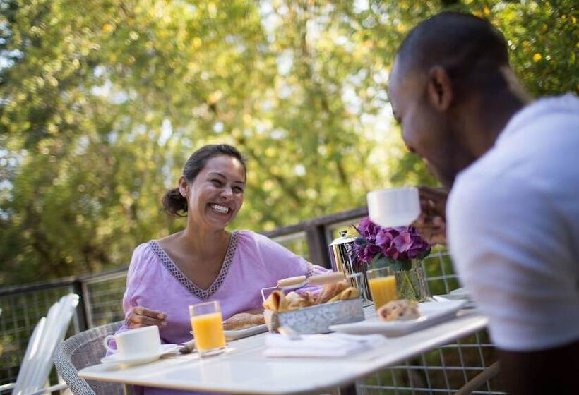 酒店 Farmhouse Inn