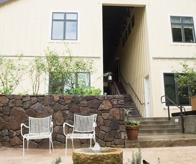 酒店 Farmhouse Inn