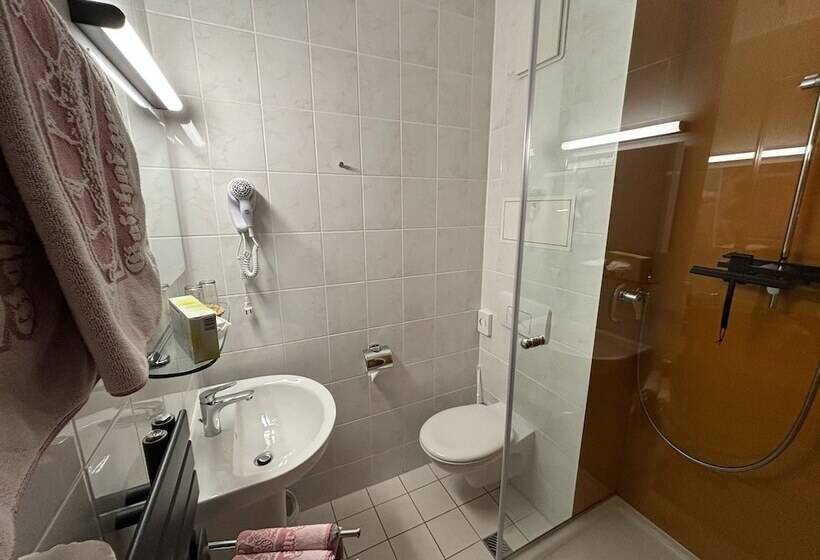 Отель Gasthof Zur Heinzebank