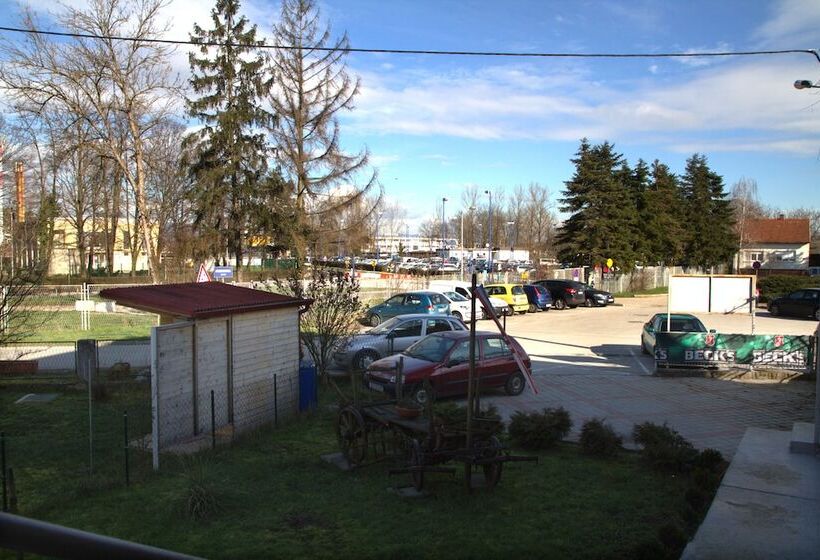 فندق Guest House Ivac Inn Zagreb Airport