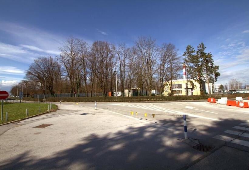 فندق Guest House Ivac Inn Zagreb Airport