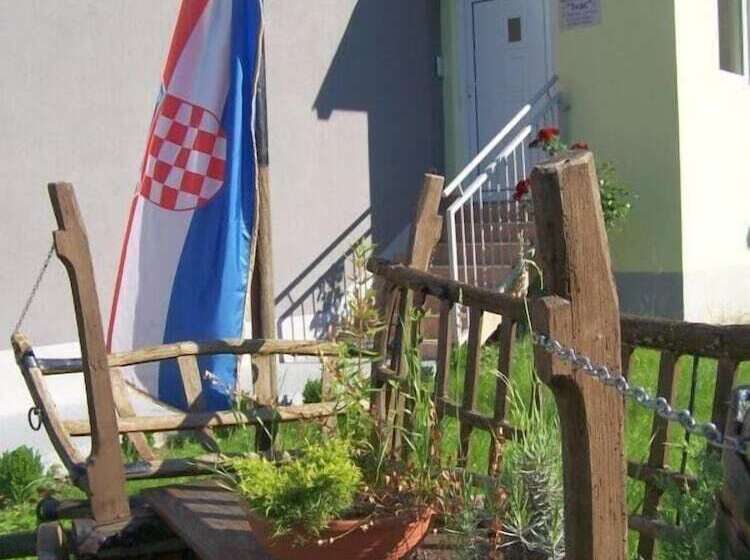 فندق Guest House Ivac Inn Zagreb Airport