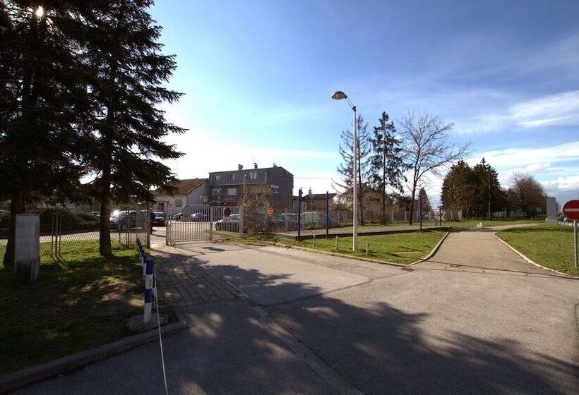 فندق Guest House Ivac Inn Zagreb Airport