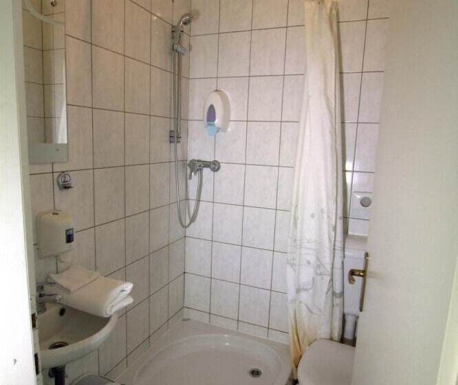 فندق Guest House Ivac Inn Zagreb Airport